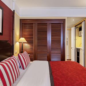 Aanpalende Kamer met een King Size Bed